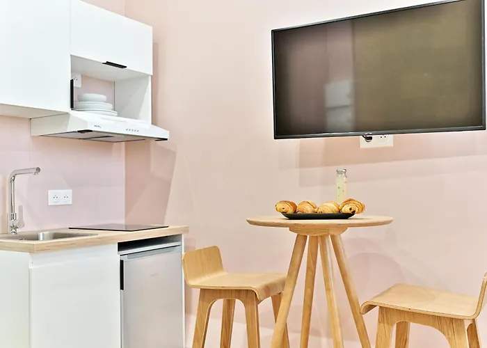 Central, Cozy And Air-conditioned - 17