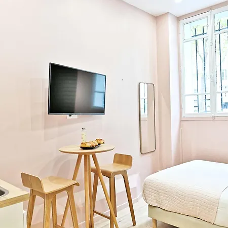 Central, Cozy And Air-conditioned - 17 아파트 파리