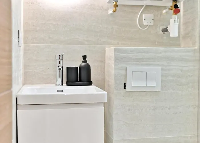 Central, Cozy And Air-conditioned - 17 باريس